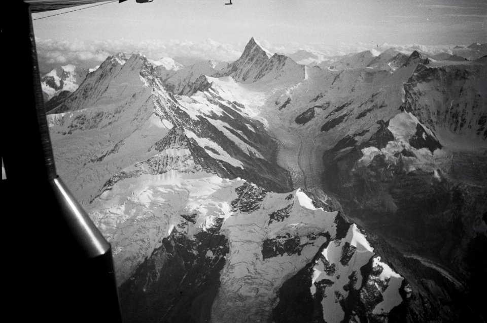 ETH-BIB-Schreckhorn, Finsteraarhorn, Unterer Grindelwaldgletscher-Inlandflüge-LBS MH05-06A-12