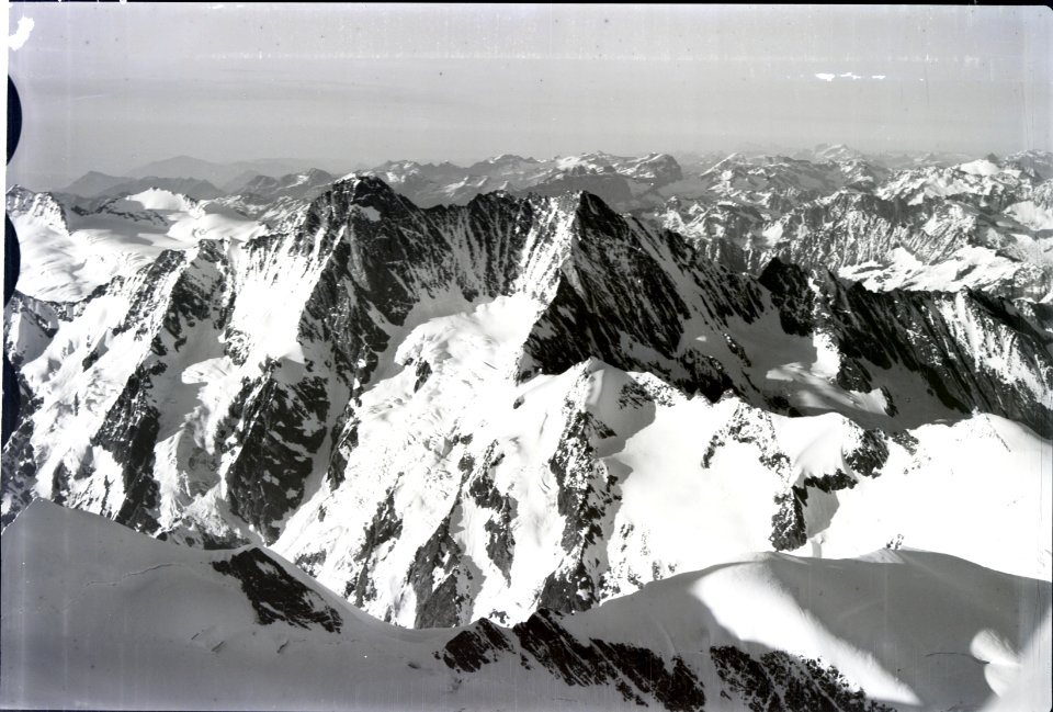 ETH-BIB-Schreckhorn, Lauteraarhorn v. S. W. aus 4100 m-Inlandflüge-LBS MH01-005705