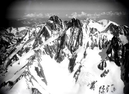 ETH-BIB-Schreckhorn v. S. aus 4000 m-Inlandflüge-LBS MH01-006456