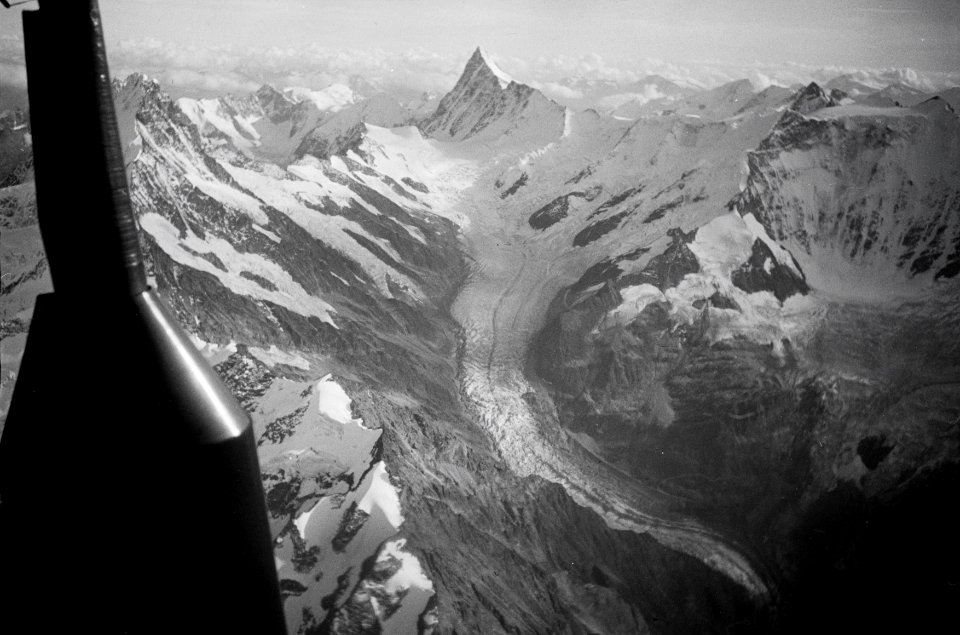 ETH-BIB-Schreckhorn, Finsteraarhorn, Unterer Grindelwaldgletscher-Inlandflüge-LBS MH05-06A-13