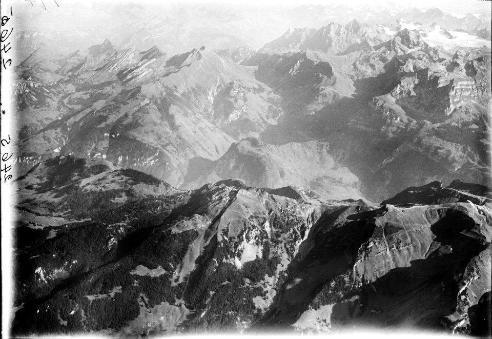 ETH-BIB-Schwalmis, Schoneggpass, Uri Rotstock v. W. aus 3500 m-Inlandflüge-LBS MH01-002465