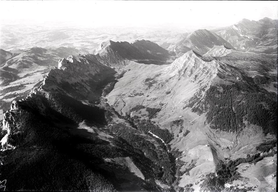 ETH-BIB-Schwändiliflue, Fürstein, Schafmatt, Entlebuch, Grönfluh v. S. aus 2200 m-Inlandflüge-LBS MH01-004792