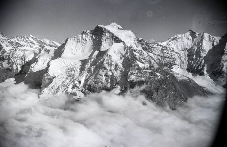 ETH-BIB-Schwarzmönch, Jungfrau, Gletscherhorn-Inlandflüge-LBS MH05-15-01