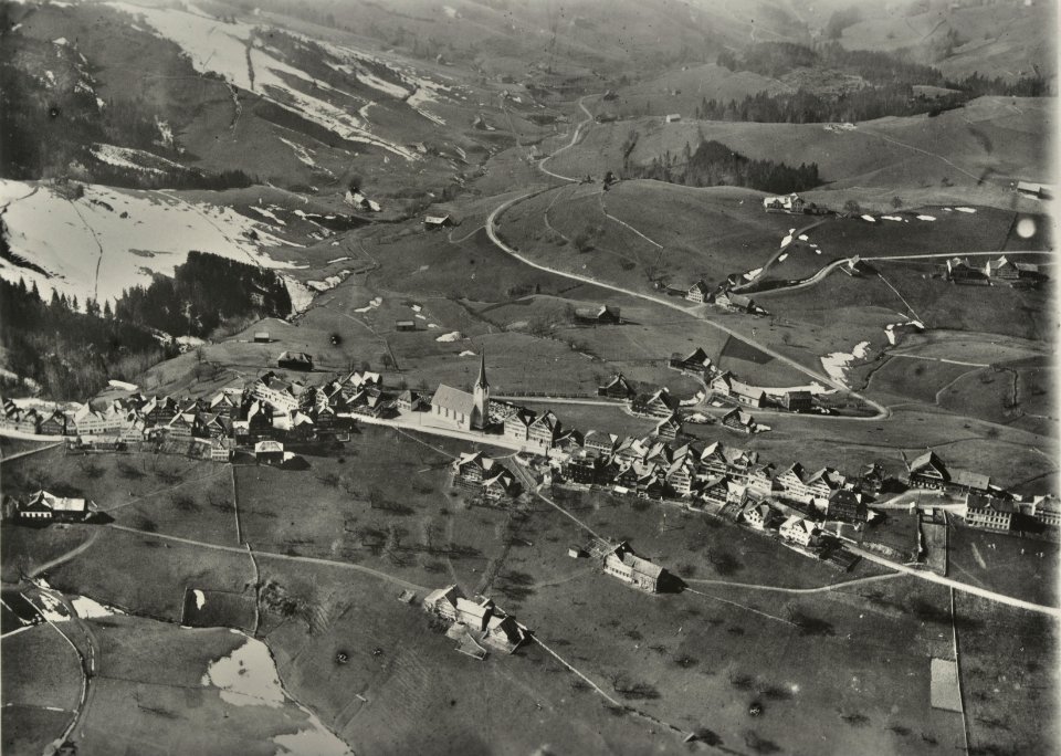 ETH-BIB-Schwellbrunn v. O. aus 500 m-Inlandflüge-LBS MH01-002567