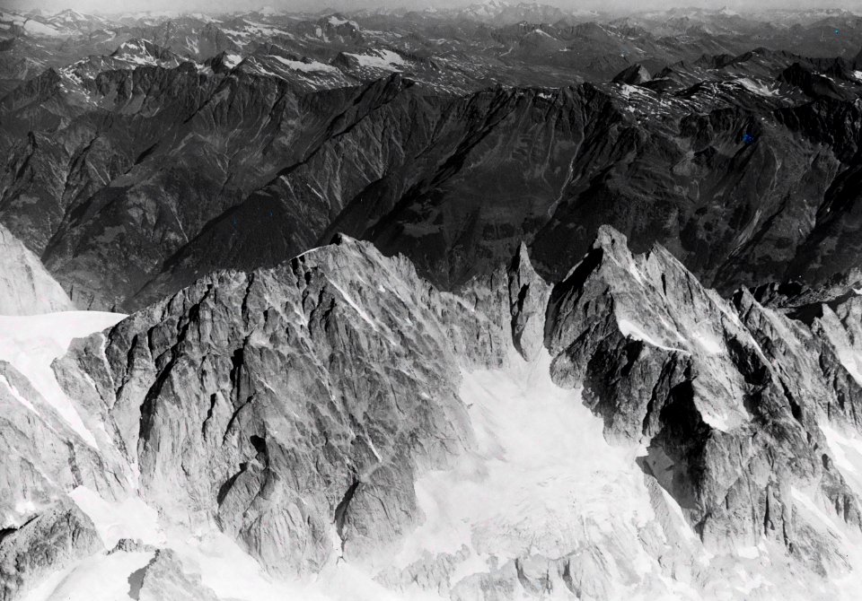 ETH-BIB-Sciora Dadent, Sciora Dafora v. O. aus 3400 m-Inlandflüge-LBS MH01-003794