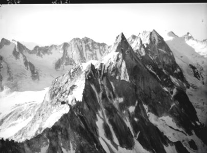 ETH-BIB-Sciora Dadent, Cima della Bondasca, Pizzo Sciora v. N. N. W. aus 3300 m-Inlandflüge-LBS MH01-007825