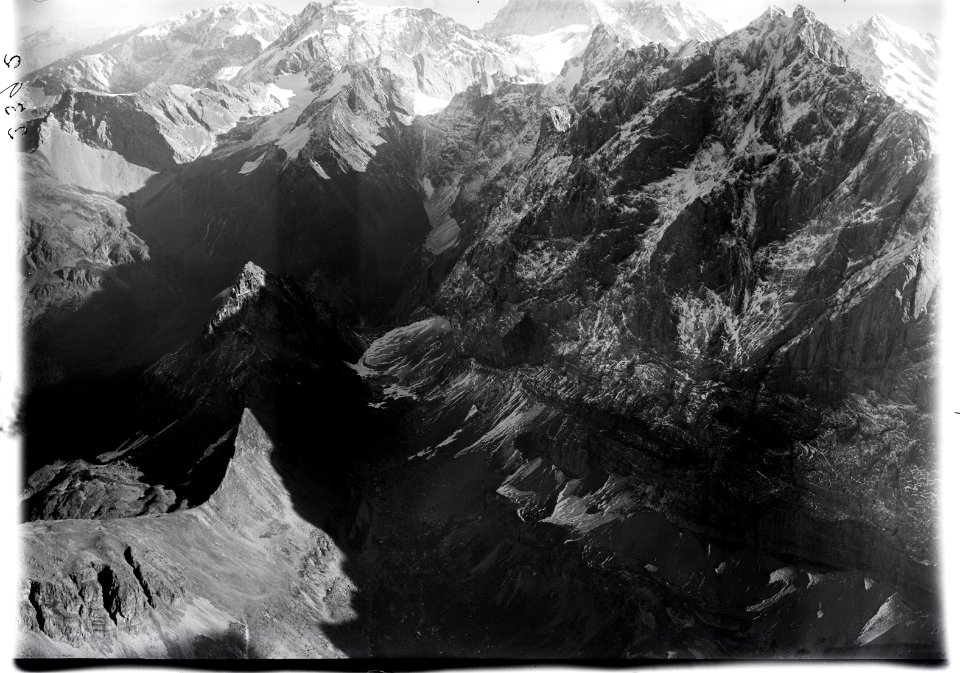 ETH-BIB-Seewligrat, Gross Windgällen, Schärhorn v. W. aus 3600 m-Inlandflüge-LBS MH01-002392