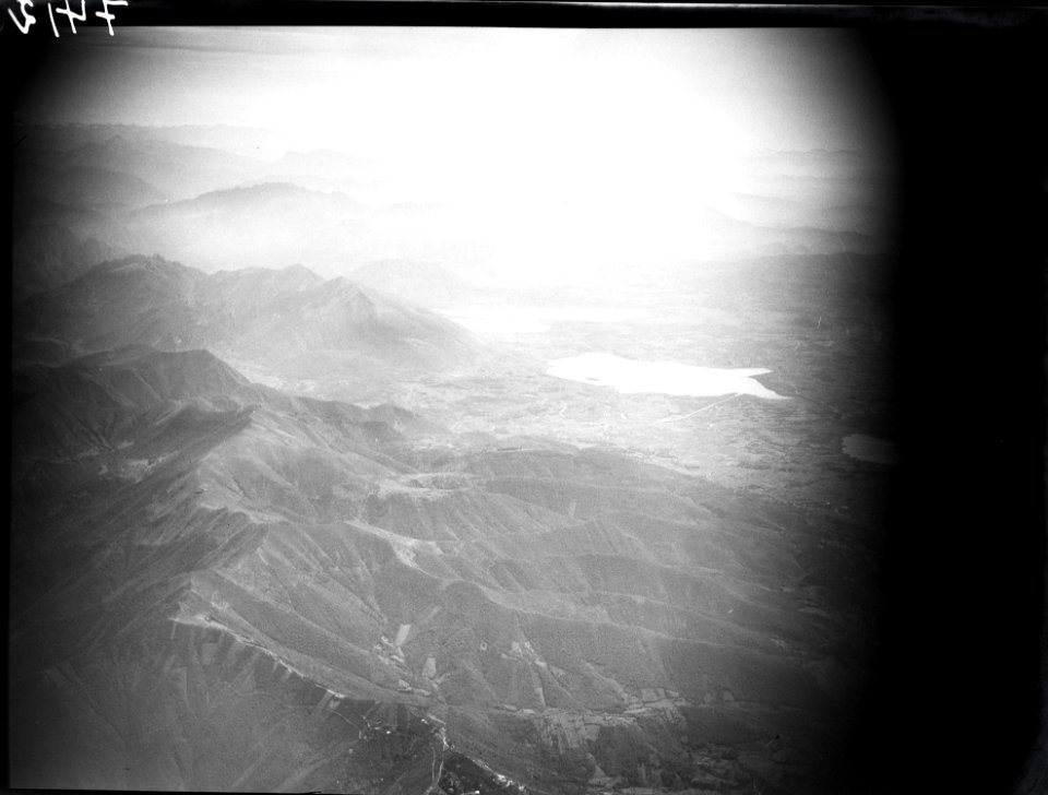ETH-BIB-Seen südlich des Lago di Como, Blickrichtung Osten (E)-Inlandflüge-LBS MH01-007412