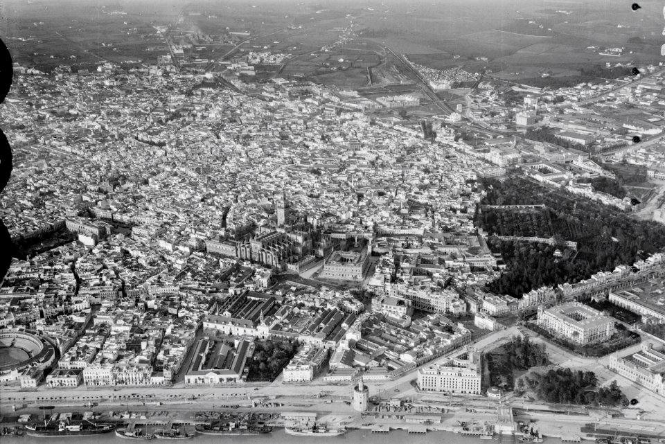 ETH-BIB-Sevilla aus 400 m Höhe-Mittelmeerflug 1928-LBS MH02-05-0022