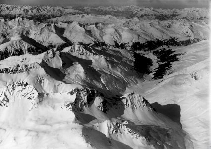 ETH-BIB-Sertigtal und Sertigpass mit Frauenkrich bei Davos, Churfirsten v. S. O. aus 4000 m-Inlandflüge-LBS MH01-001536