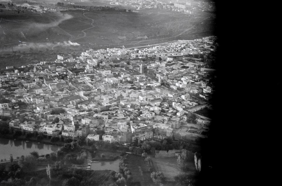 ETH-BIB-Sicht auf Stadt zwischen Fès und Tanger-Nordafrikaflug 1932-LBS MH02-13-0439