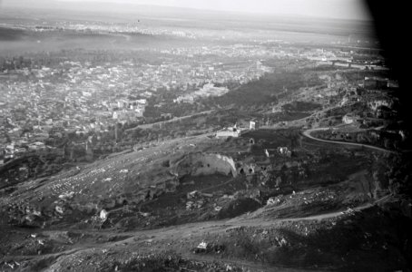 ETH-BIB-Sicht auf einen Hügel bei Fès-Nordafrikaflug 1932-LBS MH02-13-0435