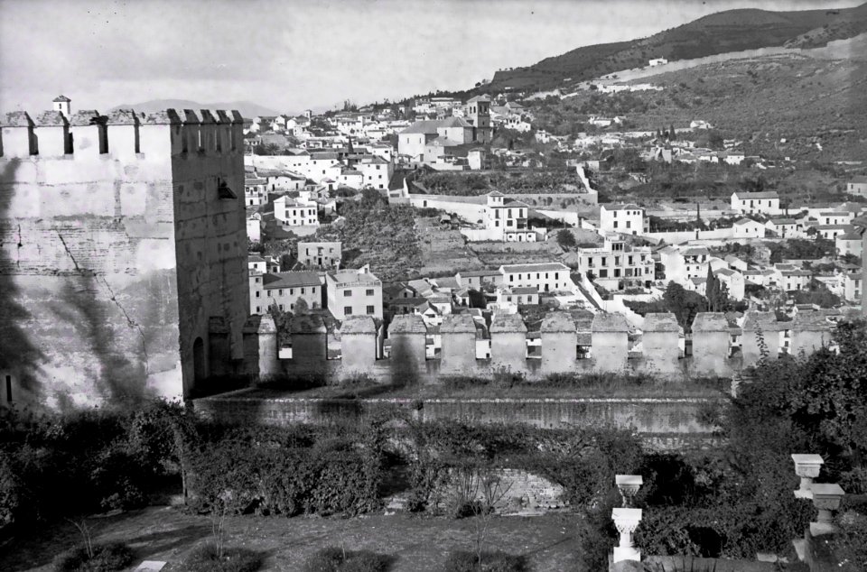 ETH-BIB-Sicht von der Alhambra auf Granada-Nordafrikaflug 1932-LBS MH02-13-0579