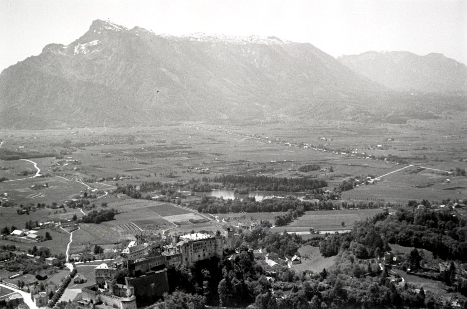 ETH-BIB-Sicht von Salzburg auf den Untersberg-Weitere-LBS MH02-18-0013
