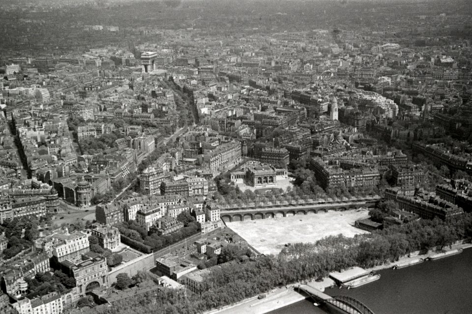 ETH-BIB-Sicht vom Eiffelturm auf Paris-Weitere-LBS MH02-49-0020