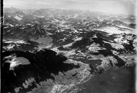 ETH-BIB-Siebnen, Wägital, Höhronen, Mythen, Glarnertal, Urnertal v. 3500 m-Inlandflüge-LBS MH01-001518