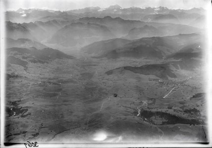ETH-BIB-Sihltal bei Willerzell, östl. Einsiedeln, Biet, Druesberg, Tödi aus 2500 m-Inlandflüge-LBS MH01-003061