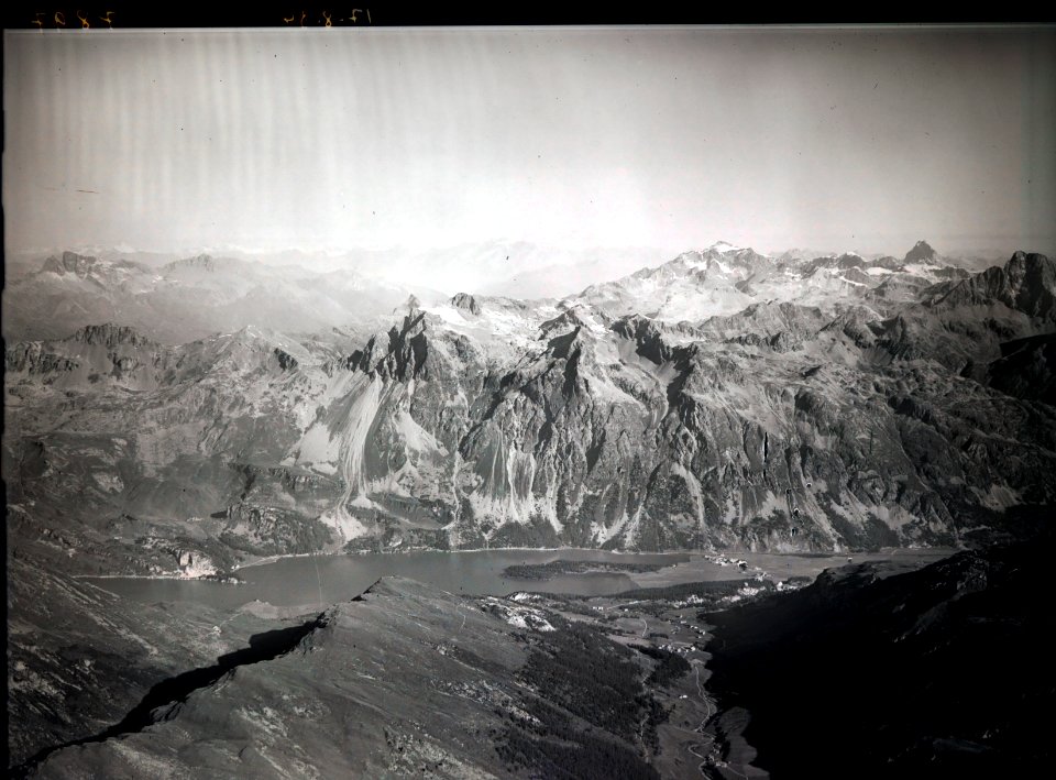 ETH-BIB-Sils im Engadin, Val Fex, Silsersee, Piz Lagrev, Malojasee, Oberhalbstein v. S. O. aus 4000 m-Inlandflüge-LBS MH01-007897