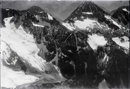 ETH-BIB-Silvrettagletscher, Verstanklahorn, Piz Linard v. N. aus 3300 m-Inlandflüge-LBS MH01-003897