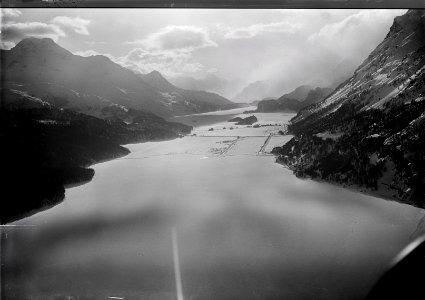 ETH-BIB-Silvaplanersee, Sils-Segl Maria, Silsersee v. O. aus 2400 m-Inlandflüge-LBS MH01-005586