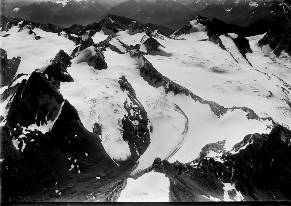 ETH-BIB-Silvrettahorn, Piz Buin, Piz Fliana, Klosterferner v. N. W. aus 3300 m-Inlandflüge-LBS MH01-003898