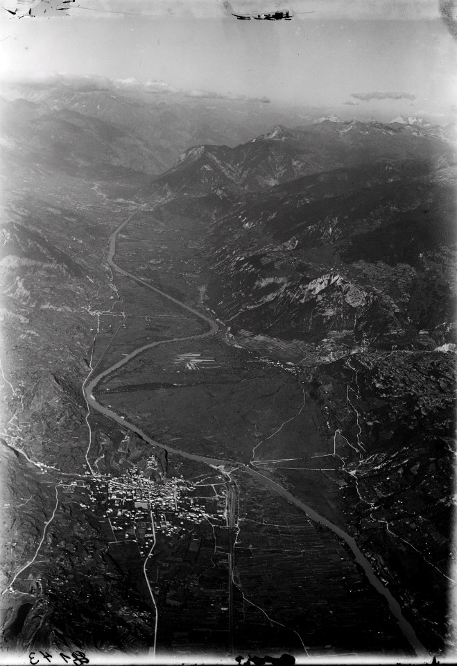 ETH-BIB-Sion, Rhône, Goms, Bramois, Rhôntetal aufwärts v. S. W. aus 2500 m-Inlandflüge-LBS MH01-002143