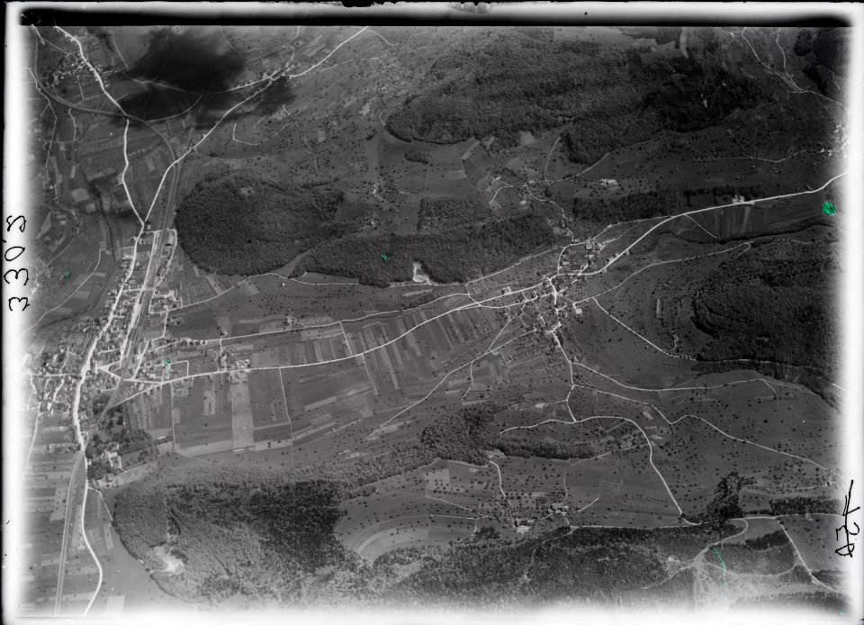 ETH-BIB-Sissach, Zunzgen, Wölflistein v. W. aus 3000 m-Inlandflüge-LBS MH01-003302