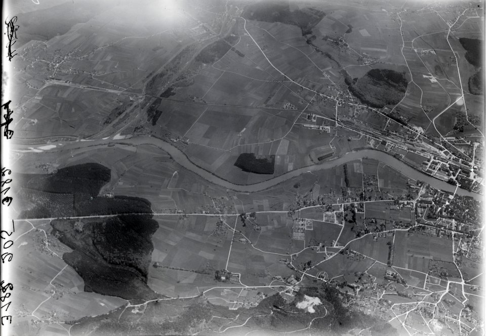 ETH-BIB-Solothurn, Luterbach, Feldbrunnen, Attisholz, Emme v. N. W. aus 3000 m-Inlandflüge-LBS MH01-003182