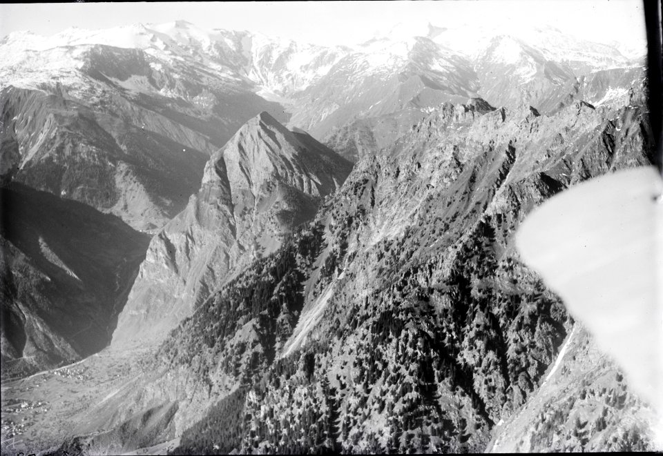 ETH-BIB-Sosto, Piz Medel, Piz Vial, Olivone v. S. aus 2200 m-Inlandflüge-LBS MH01-003552