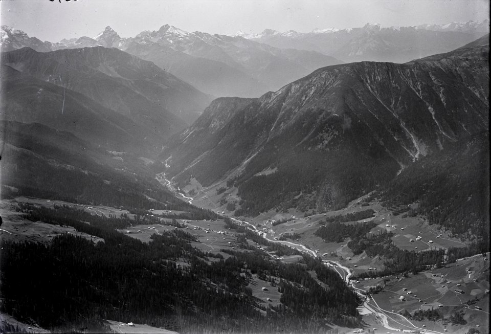 ETH-BIB-Spina, Glaris, Alteingrad, Monstein, Tinzenhorn v. N. O. aus 2000 m-Inlandflüge-LBS MH01-003910