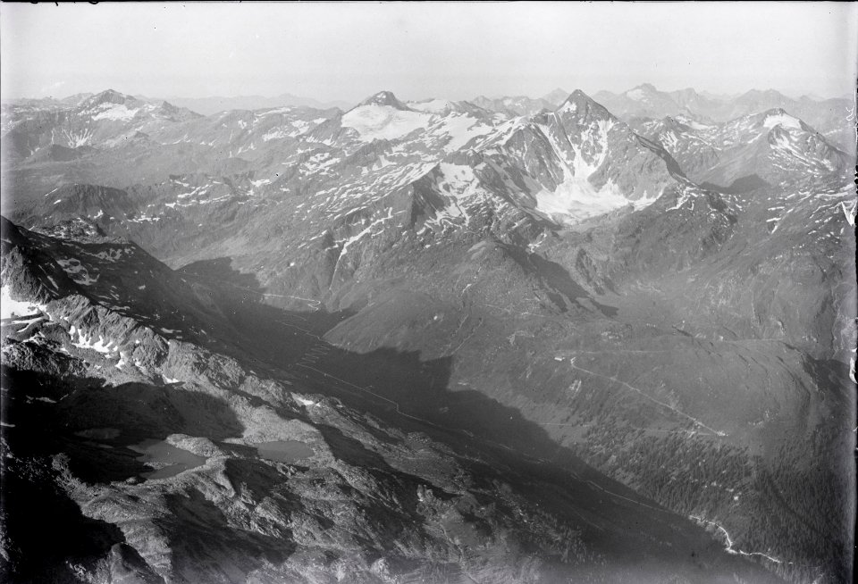 ETH-BIB-Splügenpass-Strasse, Pizzo Tambo v. N. aus 3000 m-Inlandflüge-LBS MH01-003748