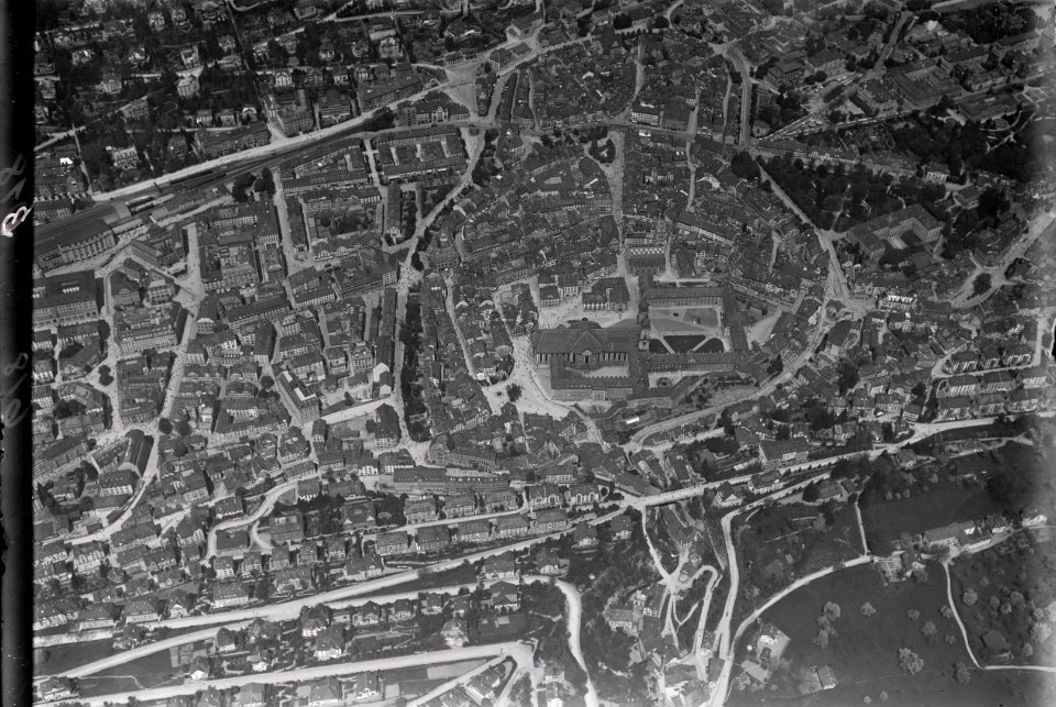 ETH-BIB-St. Gallen, Altstadt v. S. aus 800 m-Inlandflüge-LBS MH01-000618