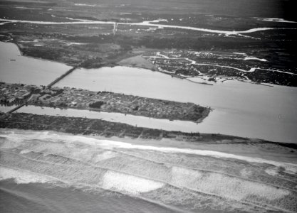 ETH-BIB-St. Louis, das Venedig der Senegalmündung, auf einer Insel gebaut, mit eng zusammengedrängten Häusern an geraden Strassen-Tschadseeflug 1930-31-LBS MH02-08-0990