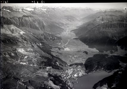 ETH-BIB-St. Moritz mit See, Celerina, Samedan, Unterengadin, Piz Linard v. S. W. aus 3800 m-Inlandflüge-LBS MH01-007859