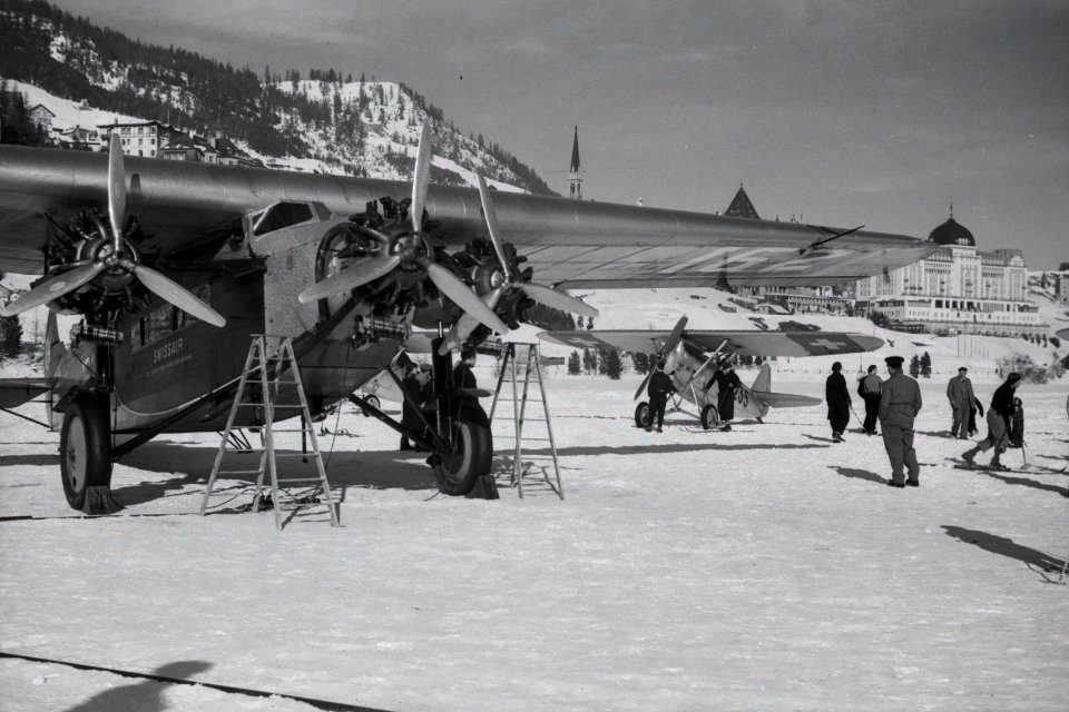 ETH-BIB-St. Moritzer-See, Fokker CH-162, Dragon Rapide HB-ARA der Aero St. Gallen sowie Dewoitine D-27 und Fokker C-V der schweiz. Fliegertruppe, Winter 1934-40-Inlandflüge-LBS MH05-28-08