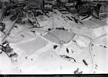 ETH-BIB-St. Moritz, Eisfeld-Kurverein aus 500 m-Inlandflüge-LBS MH01-001560