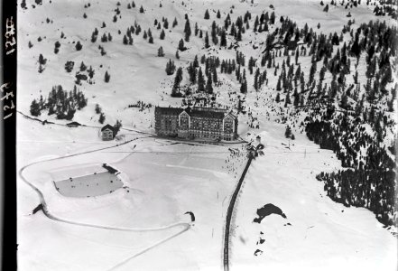 ETH-BIB-St. Moritz, Kurhaus Chantarella aus 200 m-Inlandflüge-LBS MH01-001579