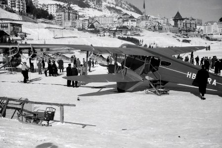 ETH-BIB-St. Moritzer-See, Fokker CH-162, Dragon Rapide HB-ARA der Aero St. Gallen sowie Dewoitine D-27 und Fokker C-V der schweiz. Fliegertruppe, Winter 1934-40-Inlandflüge-LBS MH05-28-09