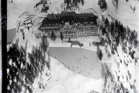 ETH-BIB-St. Moritz, Suvretta-Haus aus 100 m-Inlandflüge-LBS MH01-001507