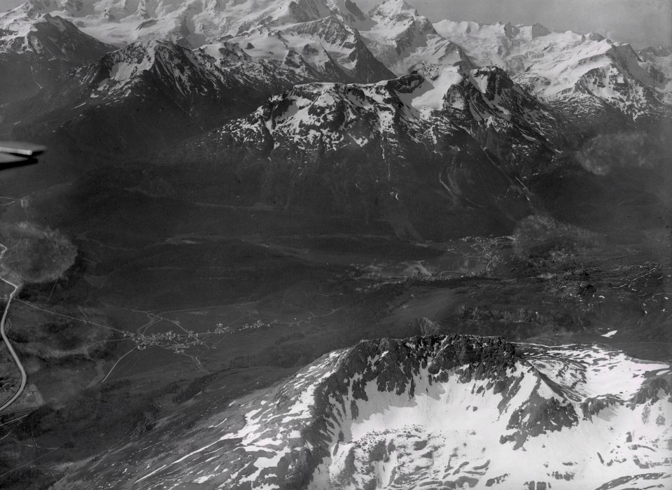 ETH-BIB-St. Moritz, Piz Rosatsch, Piz Corvatsch v. N. aus 3000 m-Inlandflüge-LBS MH01-000884