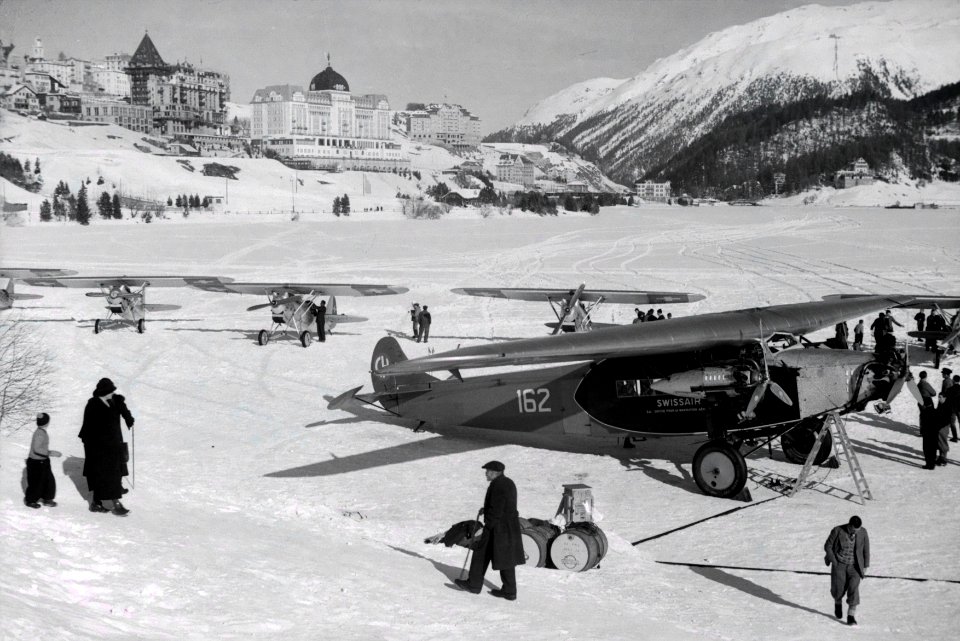 ETH-BIB-St. Moritzer-See, Fokker CH-162, Dragon Rapide HB-ARA der Aero St. Gallen sowie Dewoitine D-27 und Fokker C-V der schweiz. Fliegertruppe, Winter 1934-40-Inlandflüge-LBS MH05-28-06