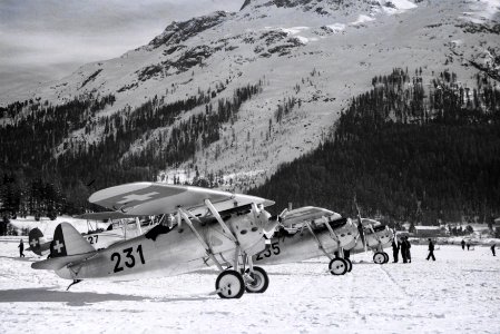 ETH-BIB-St. Moritzer-See, Fokker CH-162, Dragon Rapide HB-ARA der Aero St. Gallen sowie Dewoitine D-27 und Fokker C-V der schweiz. Fliegertruppe, Winter 1934-40-Inlandflüge-LBS MH05-28-10