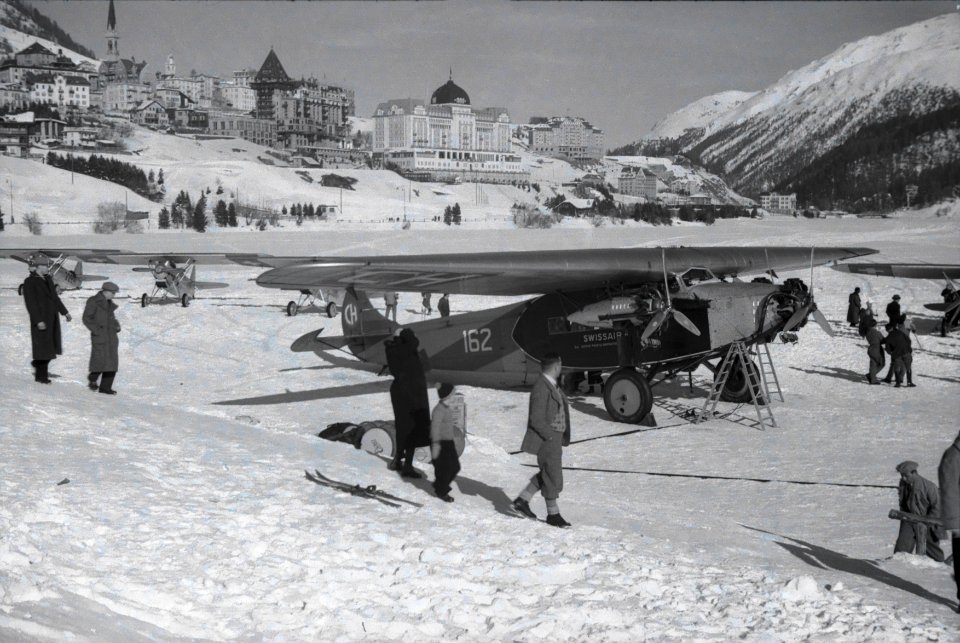 ETH-BIB-St. Moritzer-See, Fokker CH-162, Dragon Rapide HB-ARA der Aero St. Gallen sowie Dewoitine D-27 und Fokker C-V der schweiz. Fliegertruppe, Winter 1934-40-Inlandflüge-LBS MH05-28-07
