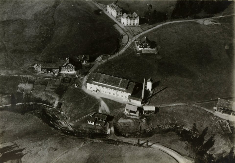 ETH-BIB-St. Peterzell, Fabrik im Weiler Teufen (Tüfi)-Inlandflüge-LBS MH03-1581