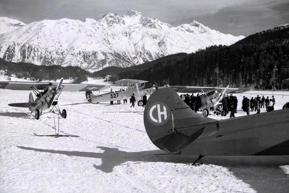 ETH-BIB-St. Moritzer-See, Fokker CH-162, Dragon Rapide HB-ARA der Aero St. Gallen sowie Dewoitine D-27 und Fokker C-V der schweiz. Fliegertruppe, Winter 1934-40-Inlandflüge-LBS MH05-28-11