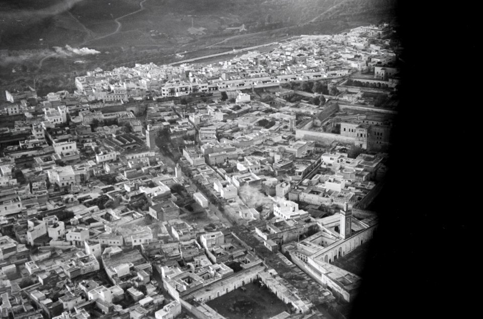 ETH-BIB-Stadt zwischen Fès und Tanger-Nordafrikaflug 1932-LBS MH02-13-0440