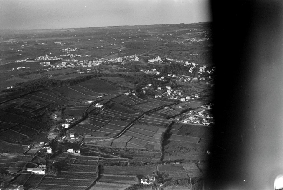 ETH-BIB-Stadt auf einem Hügel zwischen Algier und Oran-Nordafrikaflug 1932-LBS MH02-13-0092