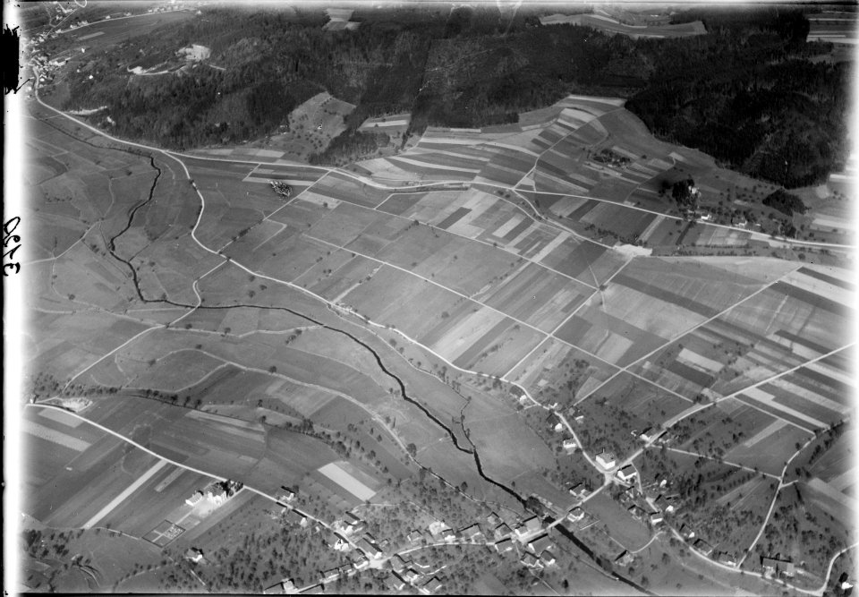 ETH-BIB-Staffelbach, Suhre, Stalden v. S. W. aus 2000 m-Inlandflüge-LBS MH01-003129