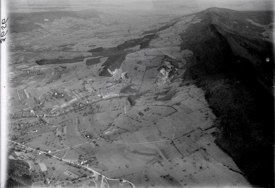 ETH-BIB-Stein, Lägeren, Wehntal v. W. aus 600 m-Inlandflüge-LBS MH01-002656