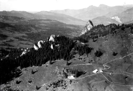 ETH-BIB-Sternenegg, Ibergeregg, Schienberg, Sihltal v. W. aus 1600 m-Inlandflüge-LBS MH01-006554